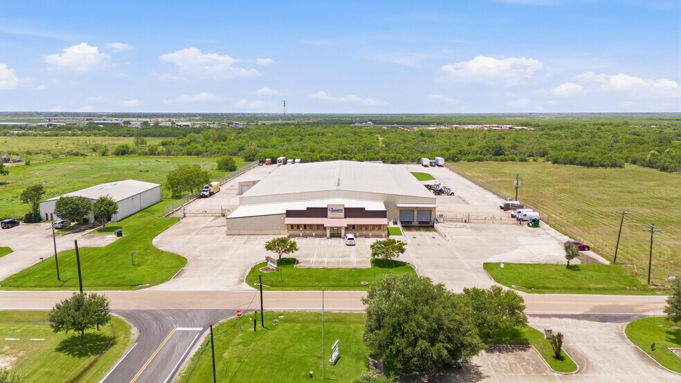 More Photos Of 8316 Lone Tree Rd, Victoria Industrial For Lease