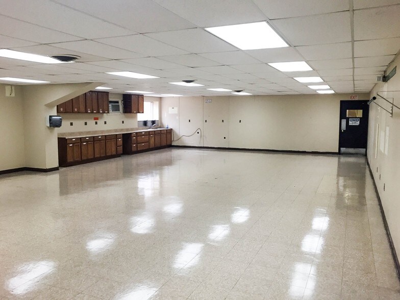 More Photos Of 2 Flint Mine Rd, Coxsackie Manufacturing For Sale