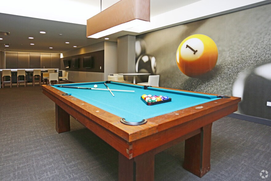 More Photos Of 4334 N Hazel St, Chicago Apartments For Lease