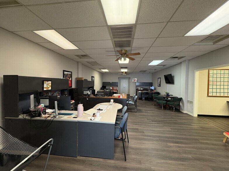 More Photos Of 1660 E 71st St, Tulsa Unknown For Lease