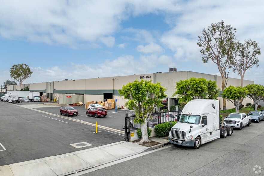 More Photos Of 3110-3122 E Via Mondo Rd, Compton Warehouse For Lease