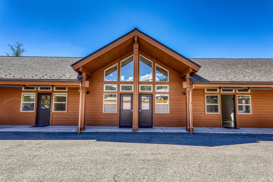 More Photos Of 12315 Deerfield Dr, Truckee Office Residential For Sale