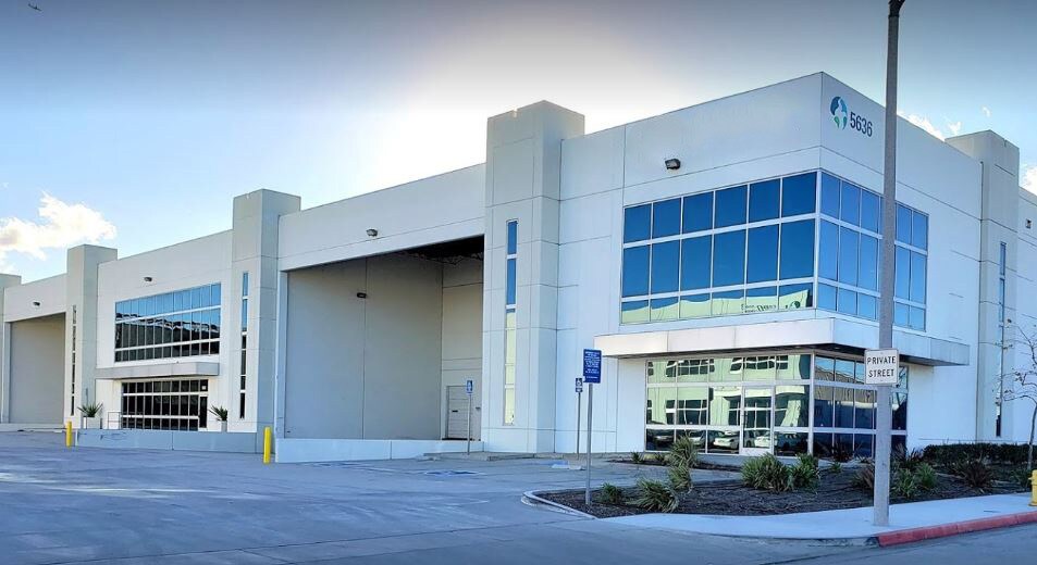 More Photos Of 5636 E 61st St, Commerce Warehouse For Lease