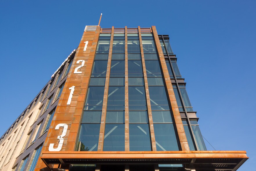 More Photos Of 1213 W Morehead St, Charlotte Office For Lease