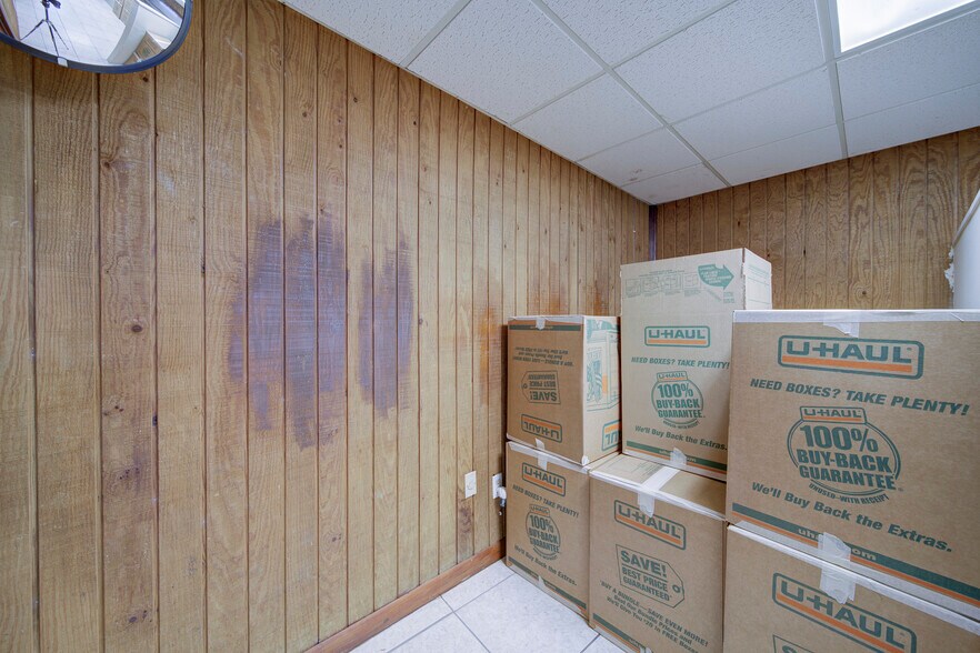 More Photos Of 330-332 W 9th St, Hialeah Storefront Retail Office For Lease