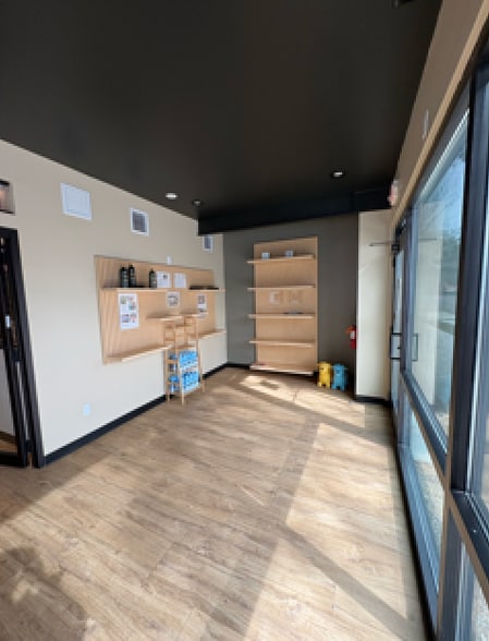 More Photos Of 2819 Central Ave, Saint Petersburg Storefront For Lease