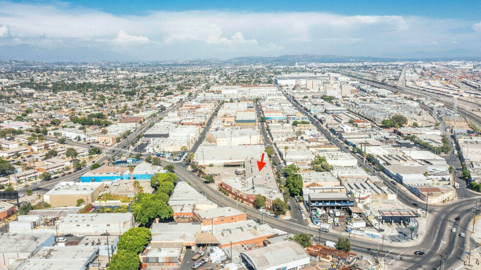 More Photos Of 3301 E 14th St, Los Angeles Warehouse For Sale