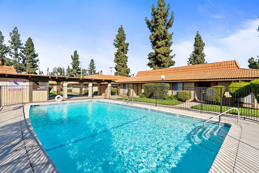 More Photos Of 2910 E Huntington Blvd, Fresno Multifamily For Sale