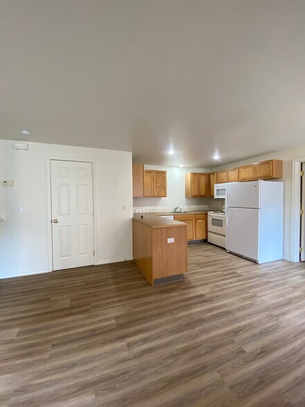 More Photos Of 2904 SW Juniper Ave, Redmond Multifamily For Sale