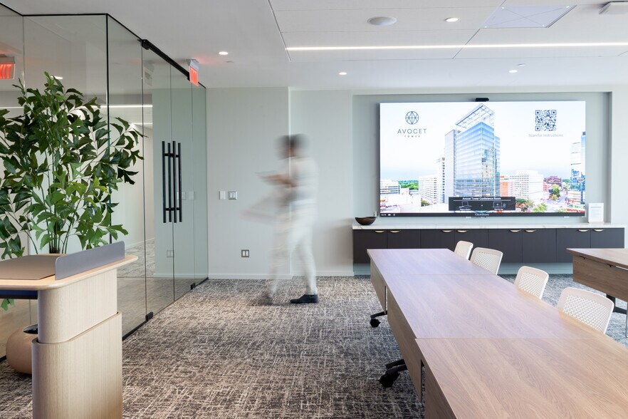 More Photos Of 7373 Wisconsin Ave, Bethesda Office For Lease