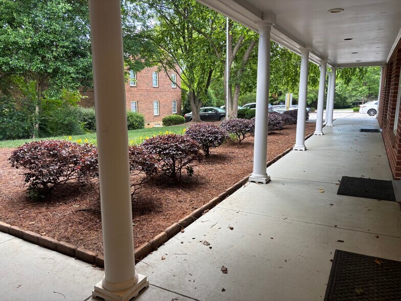More Photos Of 3809 Forrestgate Dr, Winston-Salem Medical For Lease