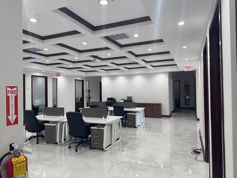 More Photos Of 3430 Paddocks Pky, Suwanee Office For Sale
