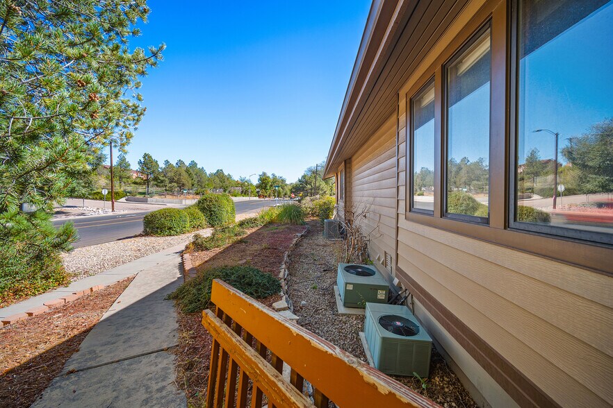 More Photos Of 2103 Uintah St, Colorado Springs Office For Sale