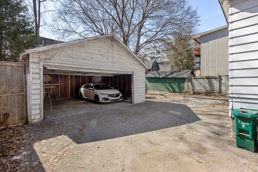 More Photos Of 84 Fourth Av, Ottawa Apartments For Sale