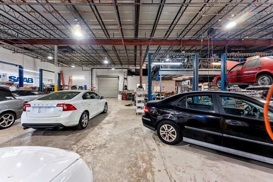 More Photos Of 700 Jackson Ave, Winter Park Manufacturing For Sale