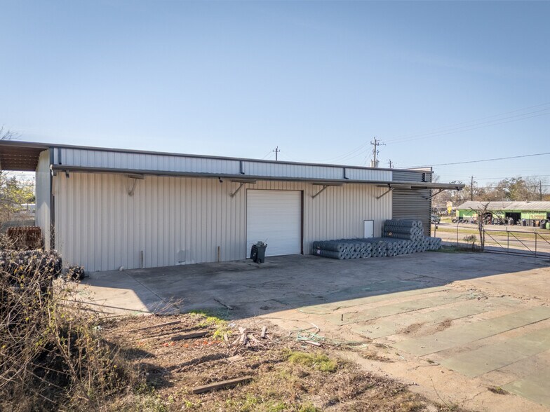 More Photos Of 7904 Irvington Blvd, Houston Warehouse For Sale