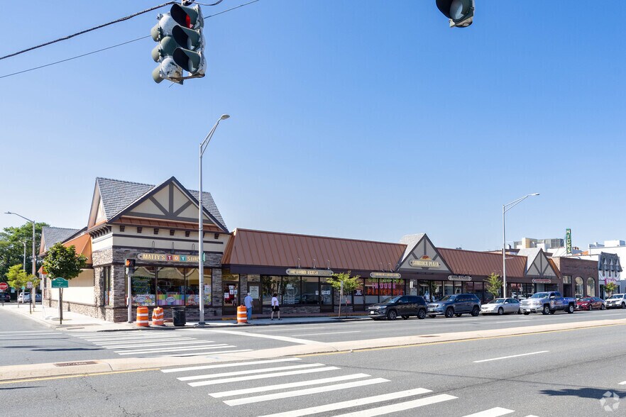More Photos Of 278-284 Sunrise Hwy, Rockville Centre Storefront For Lease