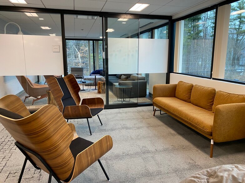 More Photos Of 1 Northeastern Blvd, Salem Office For Lease