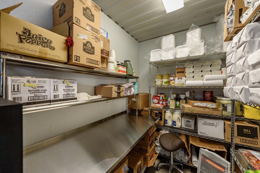 More Photos Of 102 Hall Ave, Coos Bay Restaurant For Sale