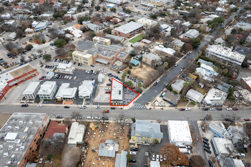 More Photos Of 940 S Alamo St, San Antonio Freestanding For Lease