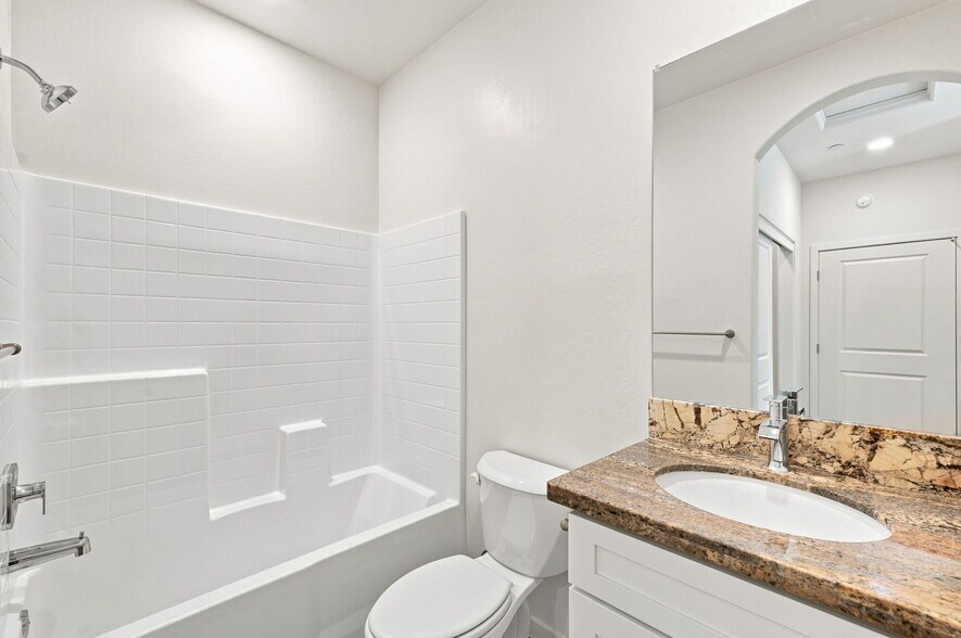 More Photos Of 9121 Prometheus Dr, Bakersfield Apartments For Sale