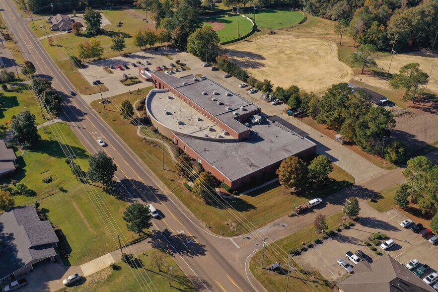 More Photos Of 1883 Highway 43 S, Canton Medical For Lease