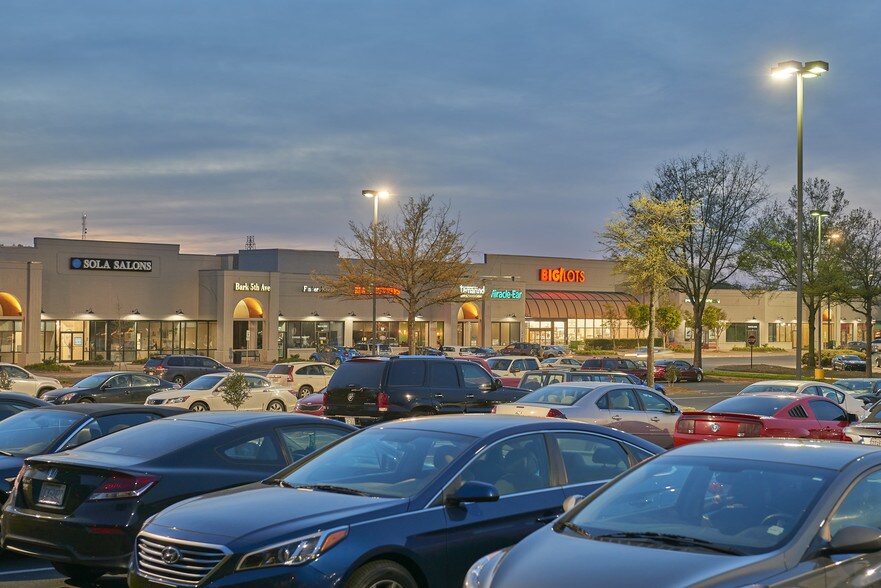 Primary Photo Of 10404 E Independence Blvd, Matthews Unknown For Lease