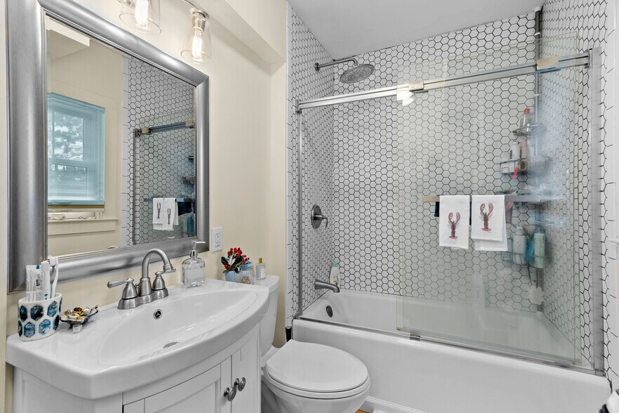 More Photos Of 13 Dean Ave, Newport Apartments For Sale