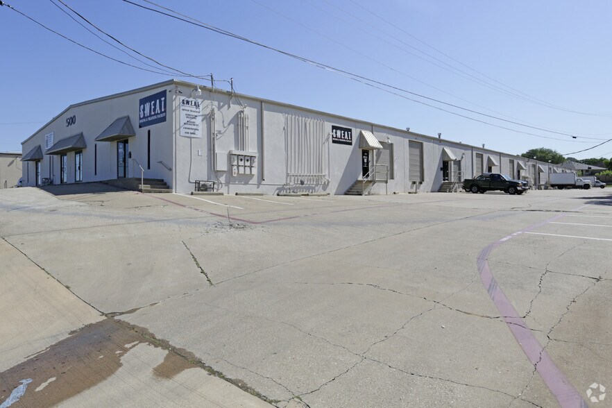 More Photos Of 500 S Belt Line Rd, Irving Warehouse For Lease