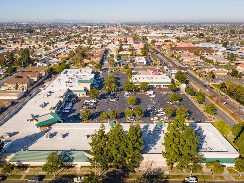 More Photos Of 3150-3170 W Lincoln Ave, Anaheim Freestanding For Lease