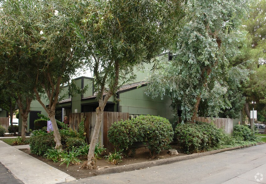 More Photos Of 2112 24th St, Bakersfield Office For Lease