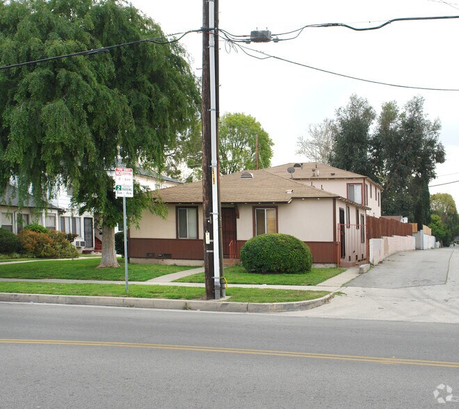 More Photos Of 12036 Magnolia Blvd, Valley Village Apartments For Sale