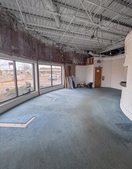 More Photos Of 2002 2nd St SW, Rochester Storefront Retail Office For Sale