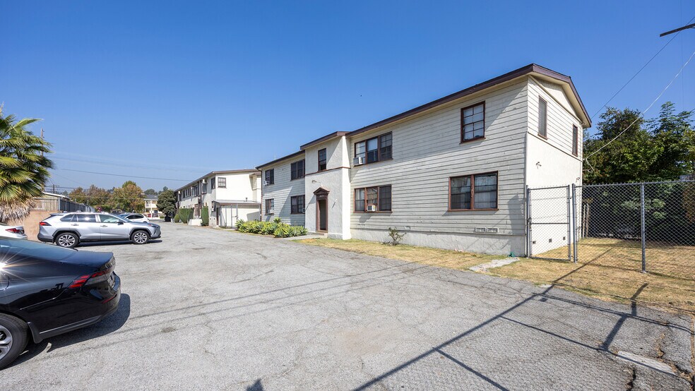 More Photos Of 4650 York Boulevard, Los Angeles Multifamily For Sale