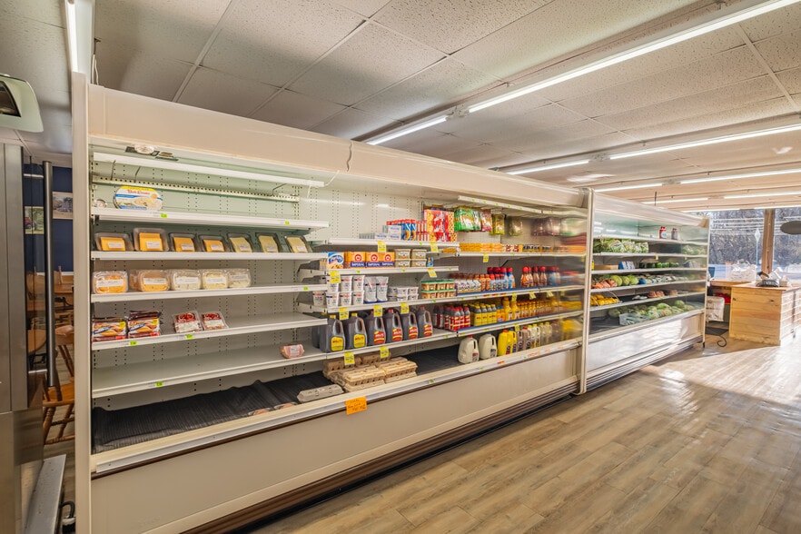 More Photos Of 7403 Hillsboro Hwy, Hillsboro General Retail For Sale