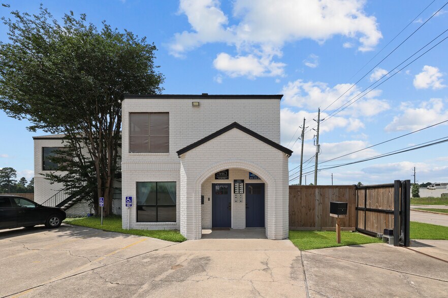 More Photos Of 20713 Aldine Westfield Rd, Houston Office Residential For Sale