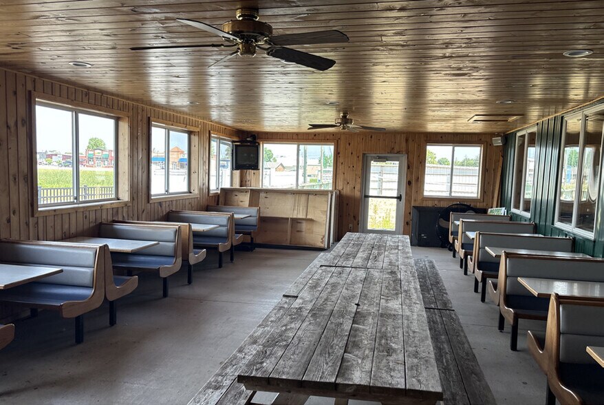 More Photos Of 110 Star St W, Maple Lake Restaurant For Sale