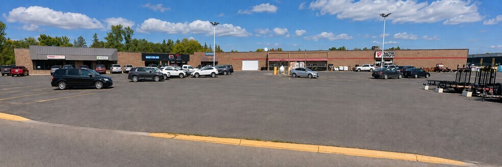 Primary Photo Of 1511-1525 Highway 59, Thief River Falls General Retail For Lease