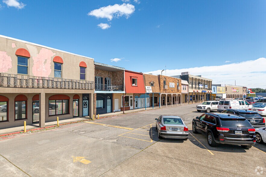 More Photos Of 8733 W Judge Perez Dr, Chalmette Freestanding For Lease