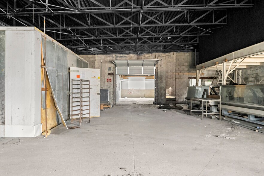 More Photos Of 15306 Rosa Parks Blvd, Detroit Warehouse For Sale