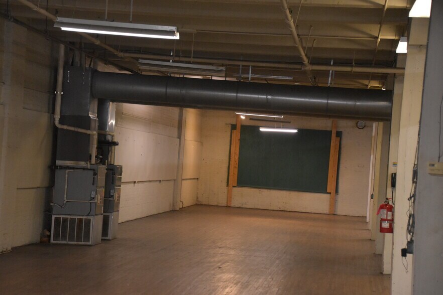 More Photos Of 1320 Smith St, Charleston Warehouse For Sale