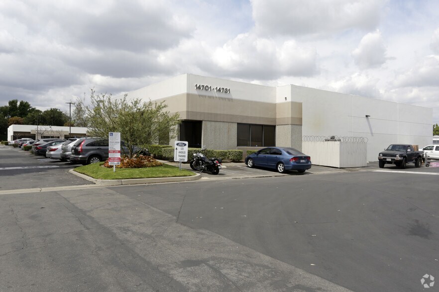 More Photos Of 14775-14799 Carmenita Rd, Norwalk Unknown For Lease
