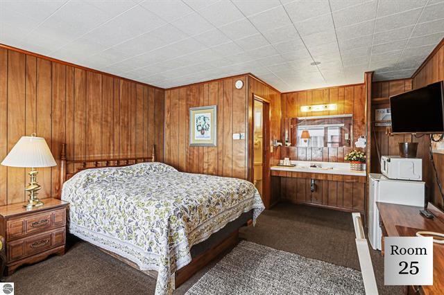 More Photos Of 1100 E Bay St, East Tawas Hotel For Sale