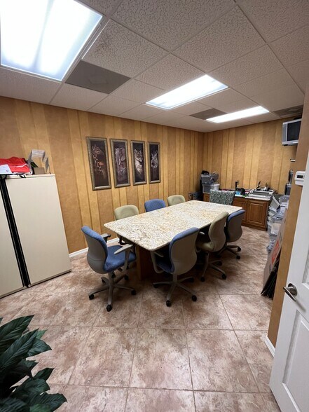 More Photos Of 3380 Woods Edge Cir, Bonita Springs Office For Sale