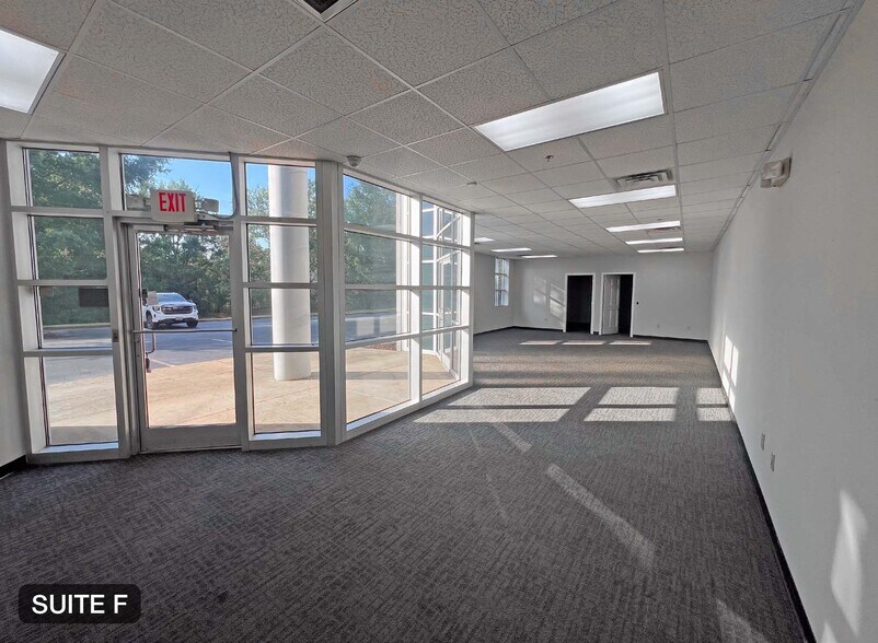 More Photos Of 140 Congress Blvd, Duncan Service For Lease