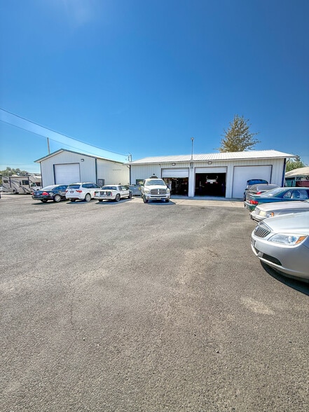 More Photos Of 1514 S 18th St, Yakima Auto Dealership For Sale