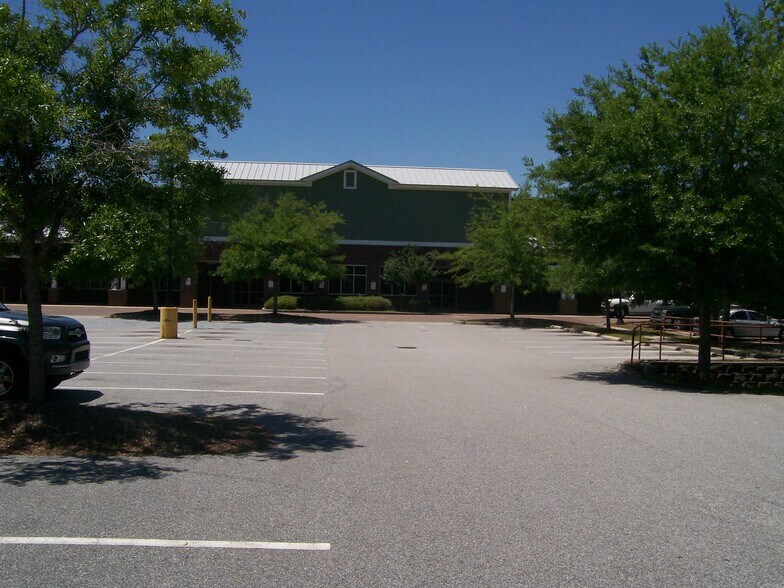 More Photos Of 3365 S Morgans Point Rd, Mount Pleasant Unknown For Lease