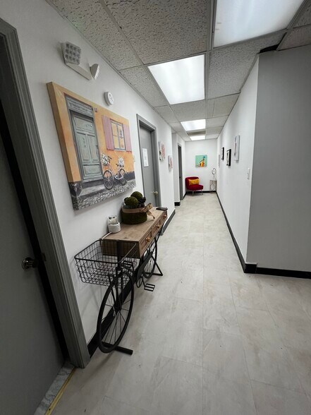 More Photos Of 3260 Hickory Hill Rd, Memphis Storefront Retail Office For Lease