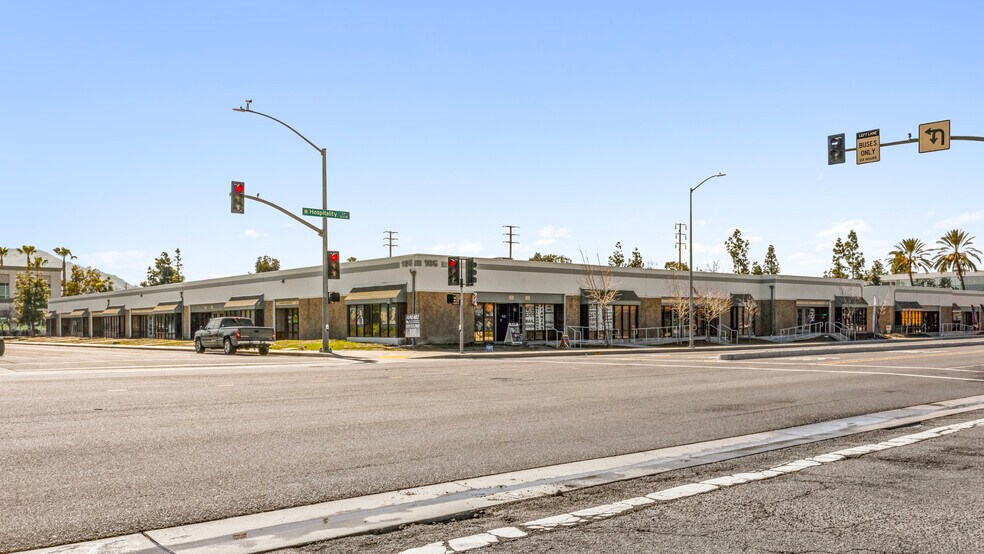 More Photos Of 165 W Hospitality Ln, San Bernardino Flex For Lease