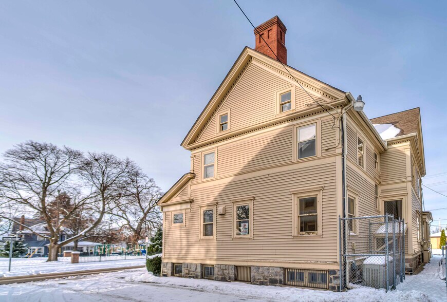 More Photos Of 601 S Jackson St, Jackson Office For Sale